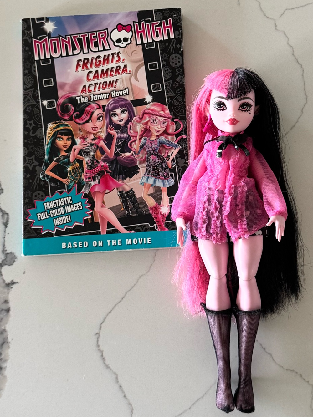 ‘Draculaura’ Monster High Doll & Paperback Bundle